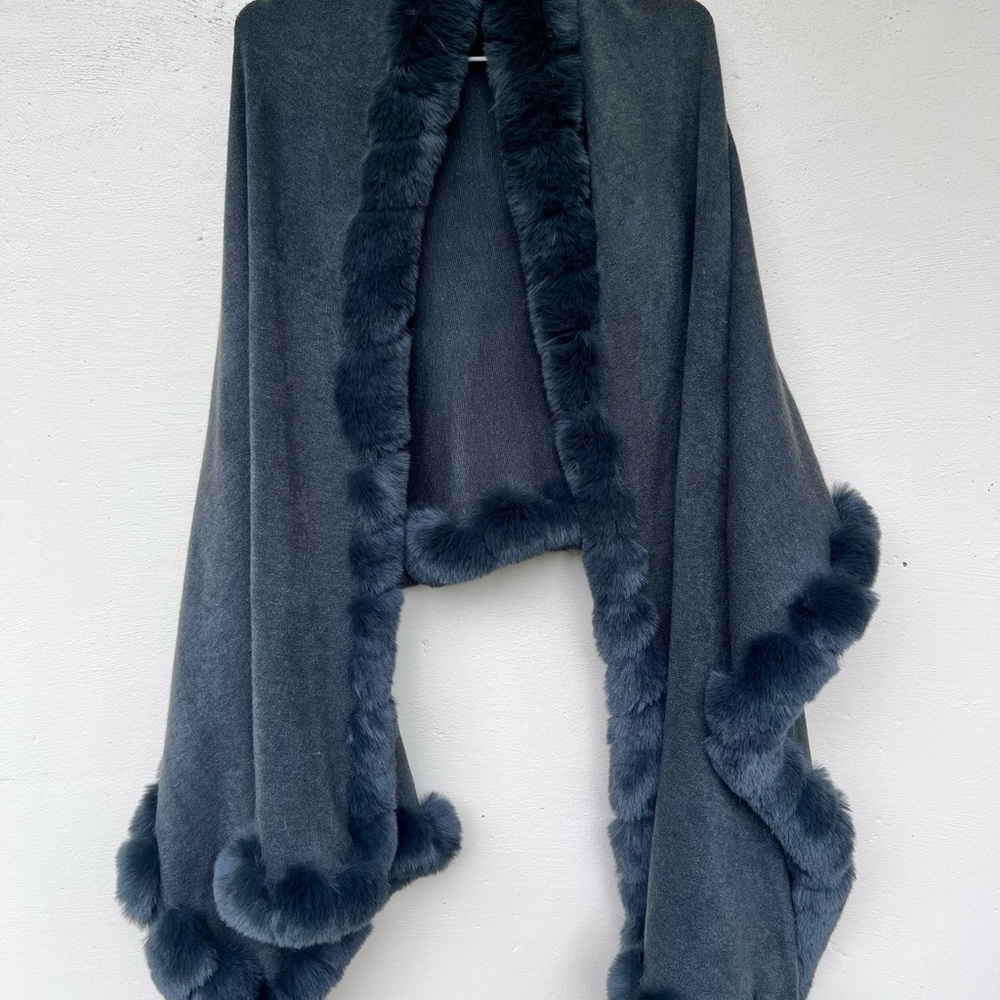 Elegant Warm Faux Fur Trimmed Cape Shawl With Beautiful Drape One Size Cloak